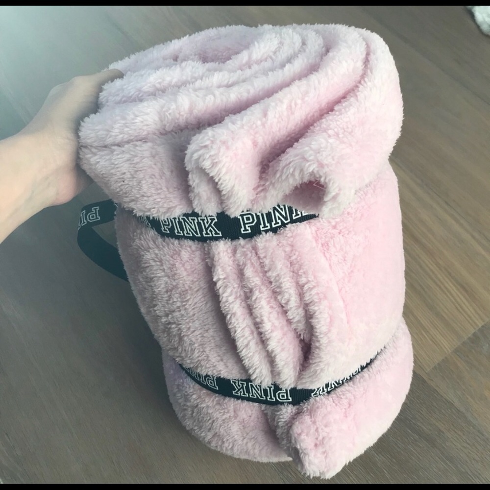 LAST ONE!!! PINK cozy plush blanket throw - Picture 3 of 4